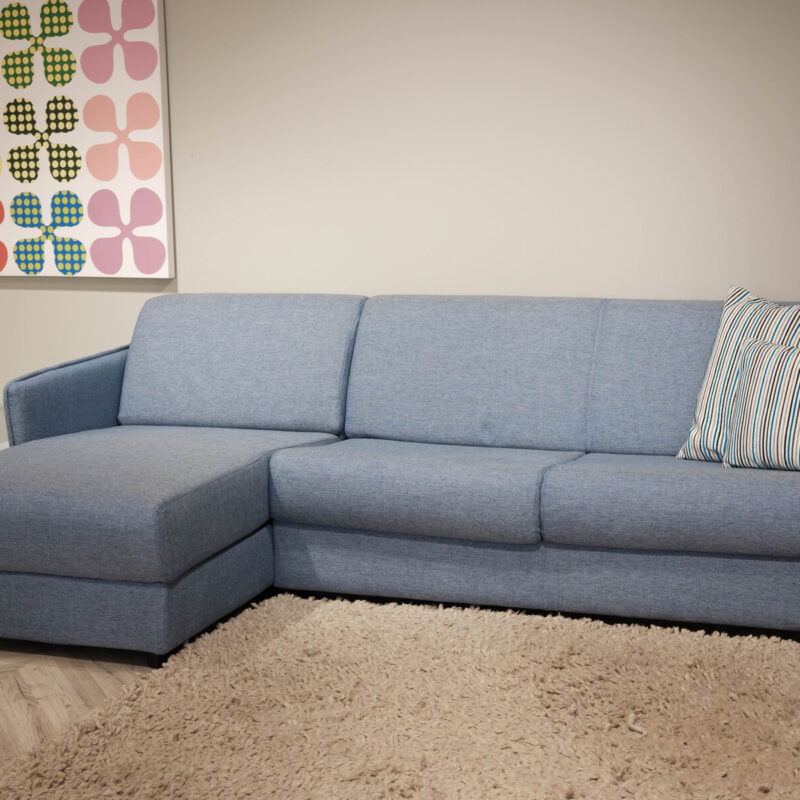 Divano letto con chaise longue contenitore